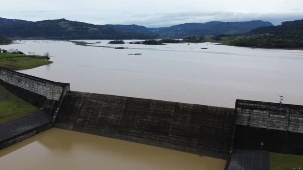 Defesa Civil de Taió em alerta: monitoramento contínuo dos rios devido à previsão de chuva