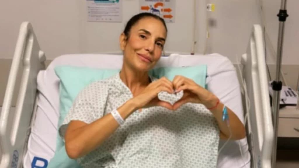 “Macetando a pneumonia”:  Ivete Sangalo é internada em São Paulo