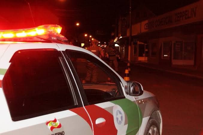 Homens são flagrados cometendo atos obscenos em vias públicas de Santa Catarina