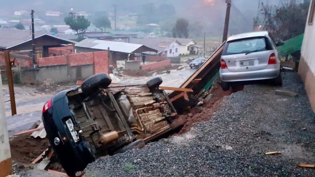 Ao menos 3 cidades declaram estado de emergência devido à passagem do ciclone