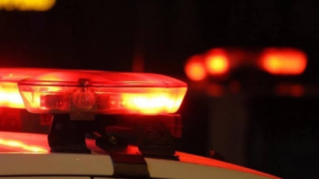 Mulher é ameaçada de morte por esconder drogas de marido viciado em Busque