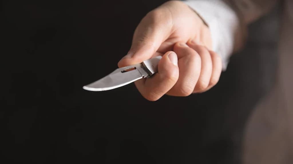 Adolescente é esfaqueado após xingar senhora em Brusque