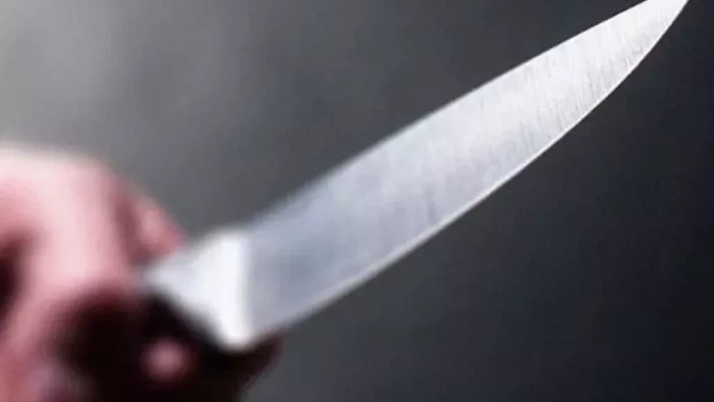 Homem sai para comprar cerveja e acaba esfaqueado no abdômen