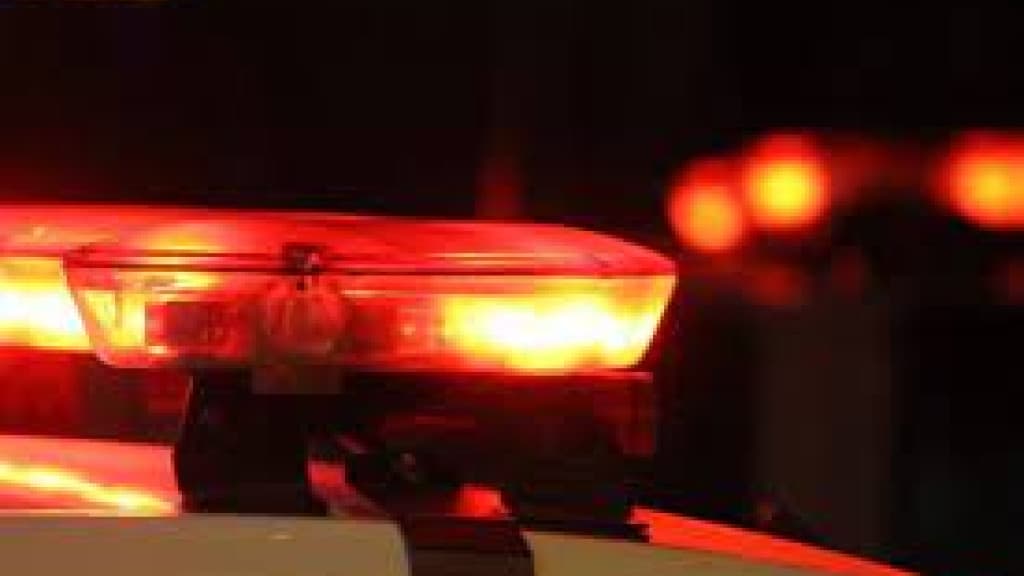 Homem pede socorro e é encontrado morto dentro de apartamento