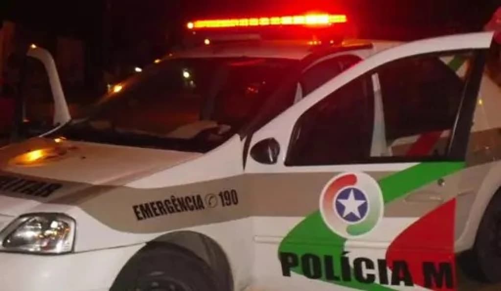 Homem ameaça matar companheira e filhos e resiste a prisão em Itapema