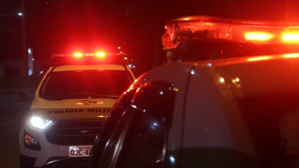 URGENTE: Homem é baleado na cabeça em frente a residência em Itapema
