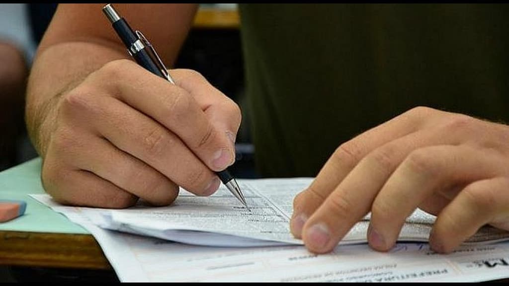 URGENTE: Justiça suspende maior concurso público da educação de SC e motivo surpreende