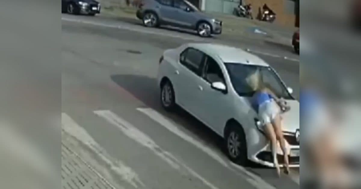Mulher é atropelada por veículo no momento que atravessava faixa de pedestre em Jaraguá do Sul