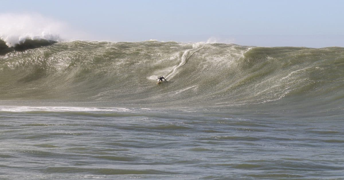 SC vira “Nazaré Brasileira” e surfistas enfrentam a maior onda já registrada no Brasil