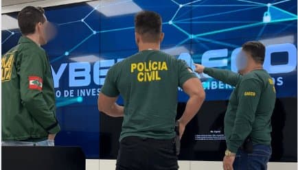 Homem investigado por vender material de abuso infantil na Dark Web é alvo de operação em SC