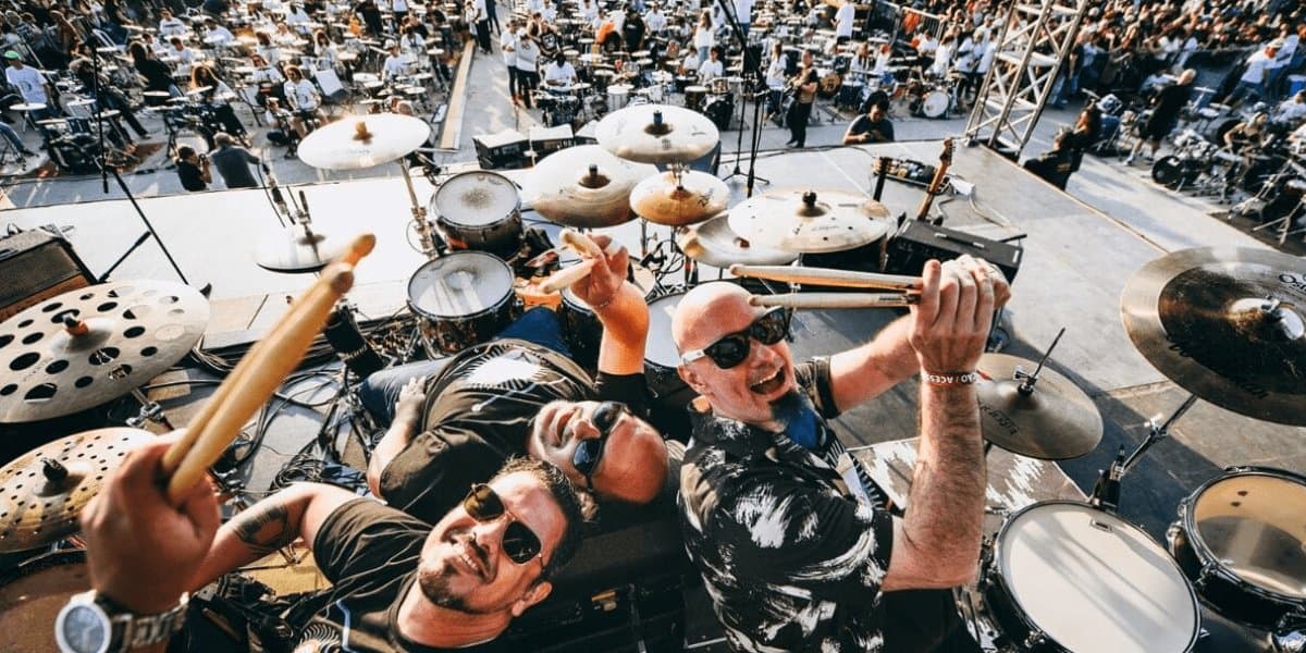 Mais de 300 bateristas fazem história e emocionam multidão em Florianópolis