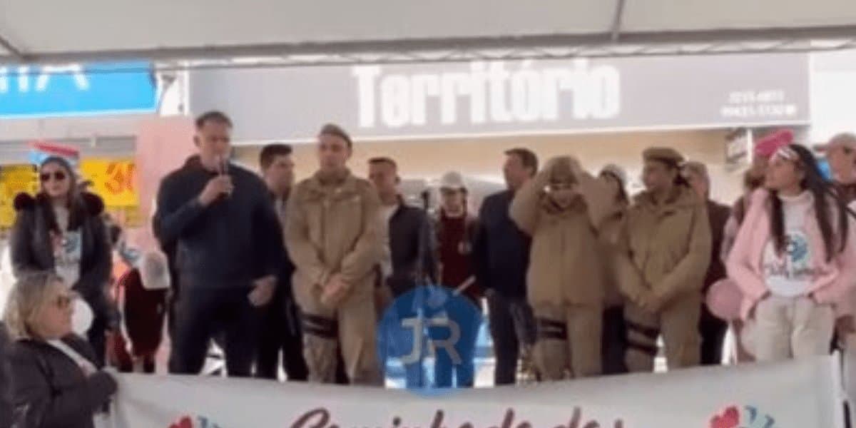 “Todas e todes”: feminista tenta lacrar em evento da PMSC e é rebatida por prefeito catarinense