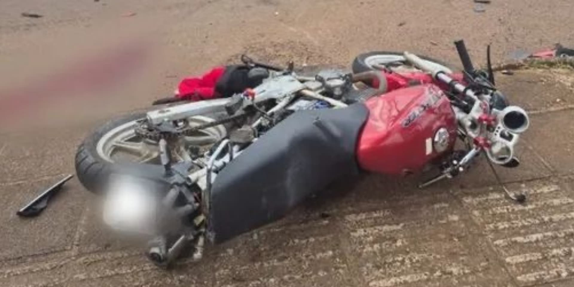 Criminoso acaba “castrado” após furtar moto e tentar fugir da PMSC: “perdeu perna e órgãos genitais”