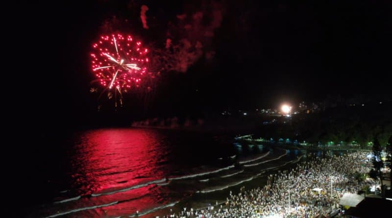 Bombinhas divulga programação de Réveillon em quatro praias com fogos de baixo estampido