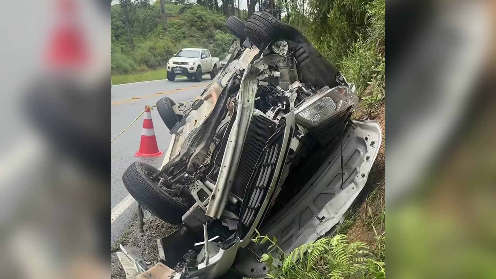 Motorista capota carro em curva da SC-108, entre São João Batista e Nova Trento