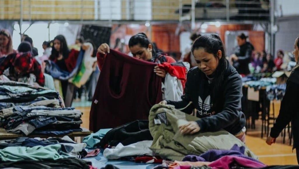 Campanha do Agasalho 2026 inicia arrecadação de roupas e cobertores em SC e PR