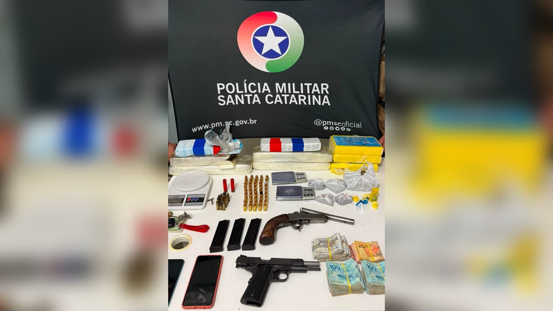 Homem é preso com quase 9 quilos de drogas e mais de R$ 40 mil