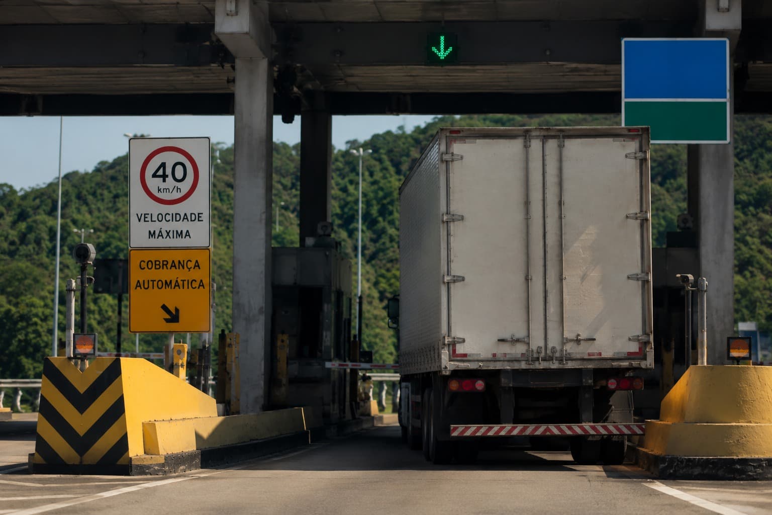 Flagrada 134 vezes sem pagar pedágio, transportadora é condenada a R$ 38,8 mil em Santa Catarina