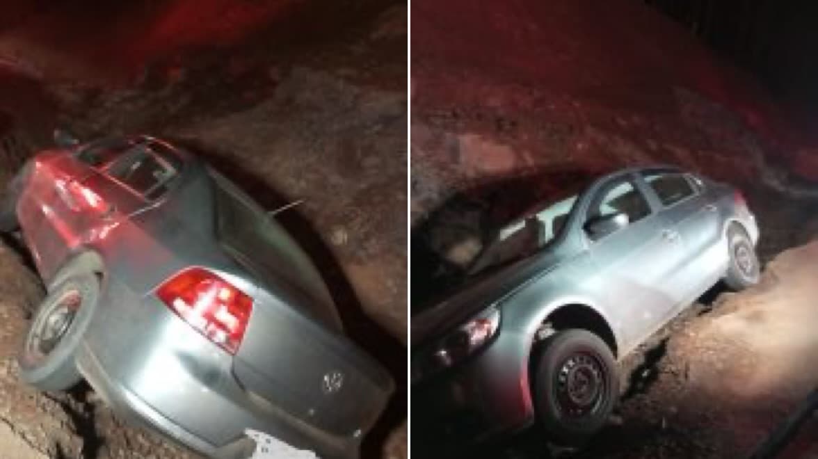 Carro sai da pista e tomba na SC-283; idosa é resgatada