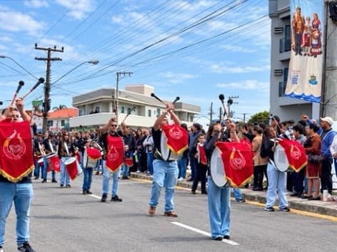 Após seis anos, Tijucas volta a celebrar o 7 de setembro com grande desfile cívico