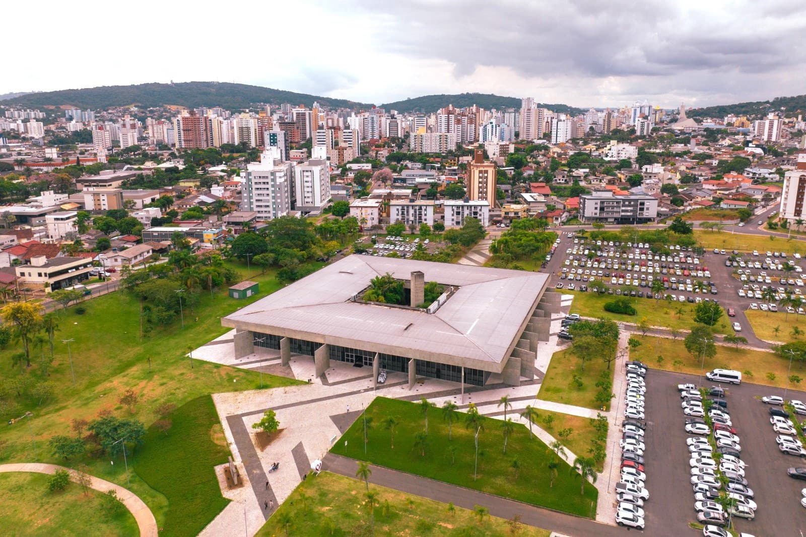 Prefeitura de Criciúma abre inscrições para bolsas de até 100% na Unesc