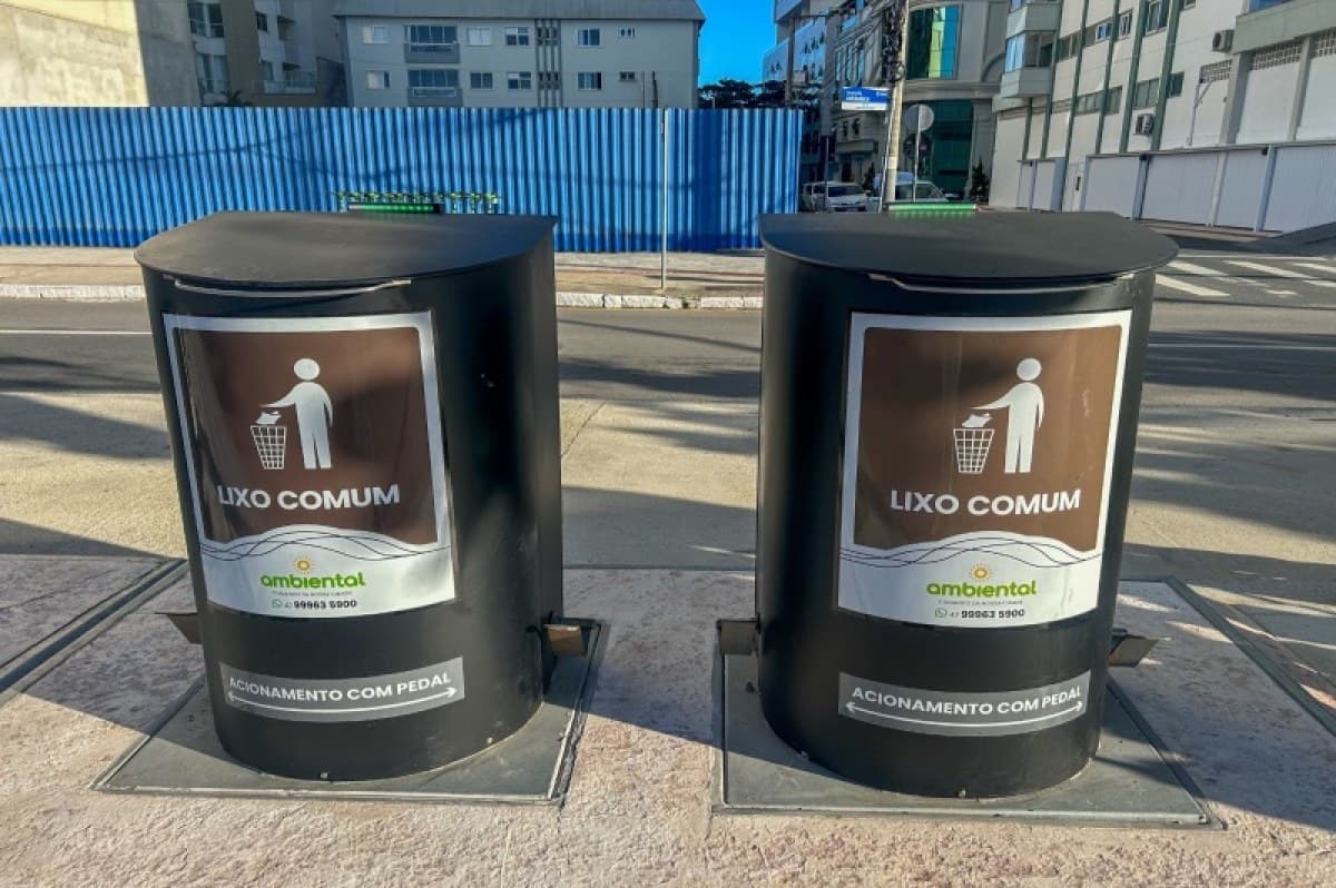 Obras para instalar lixeiras subterrâneas alteram trânsito na orla de Balneário Camboriú