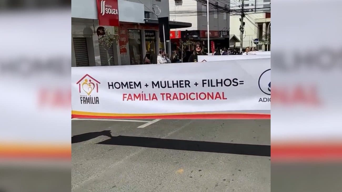 MPSC investiga discriminação a LGBTQIA+ após Assembleia de Deus desfilar com faixas em Içara