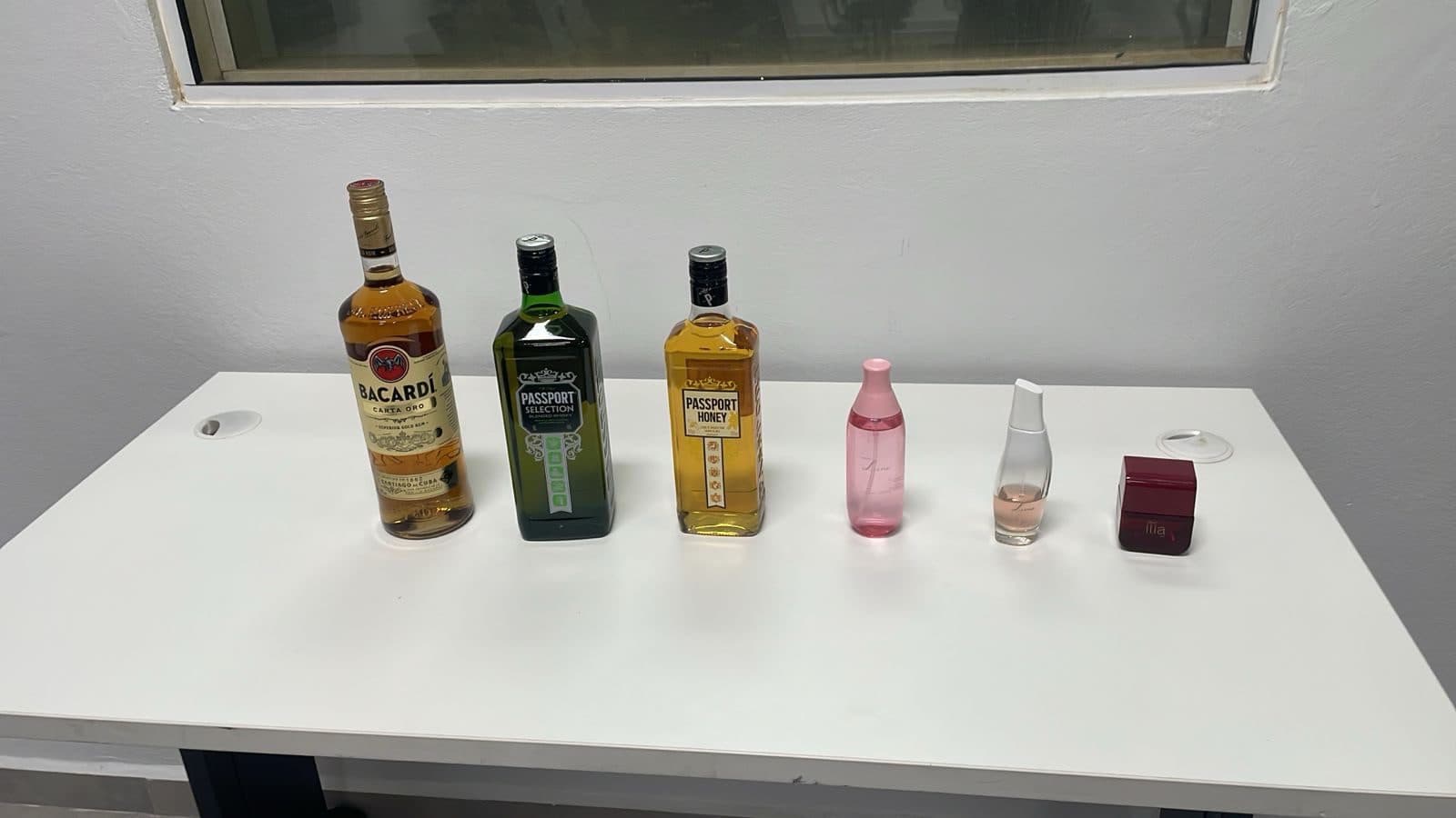 Perfume importado, calçado caro e até bebida: ladrão é detido por populares