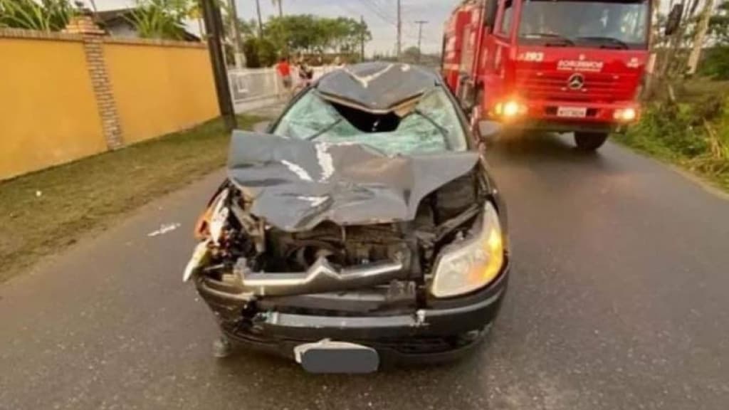Ciclista morre em acidente com carro conduzido por motorista sem CNH
