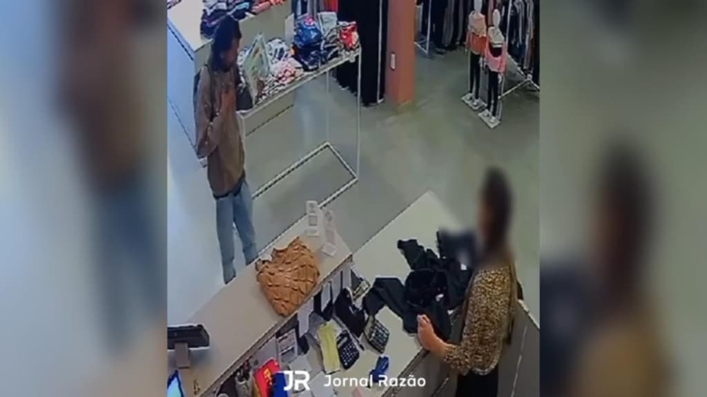“Cadelas, vadias: homem ataca trabalhadoras em SC após tentar vender “kits para ajudar o RS”