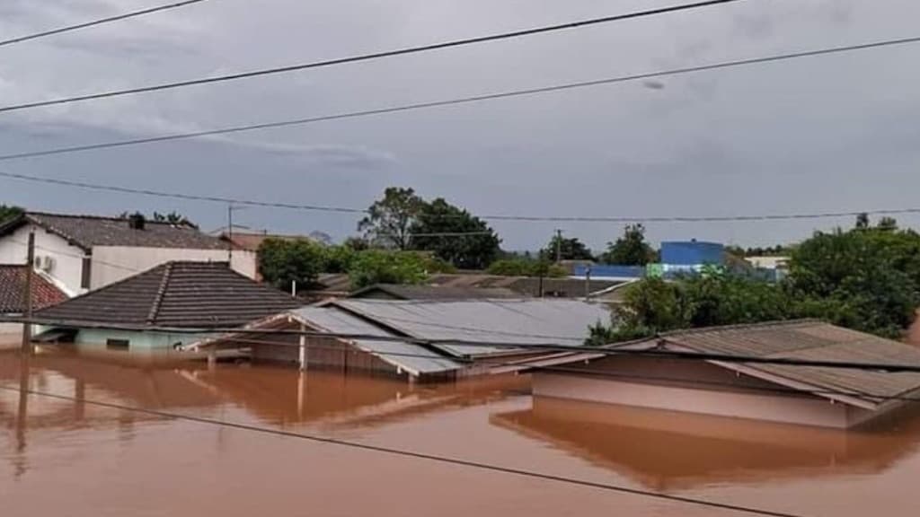 Catástrofe no RS é a maior da história: “saiam de casa agora”