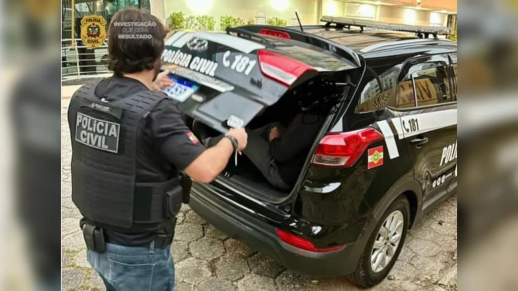 Advogado que meteu bala no amante da esposa é preso em Itapema