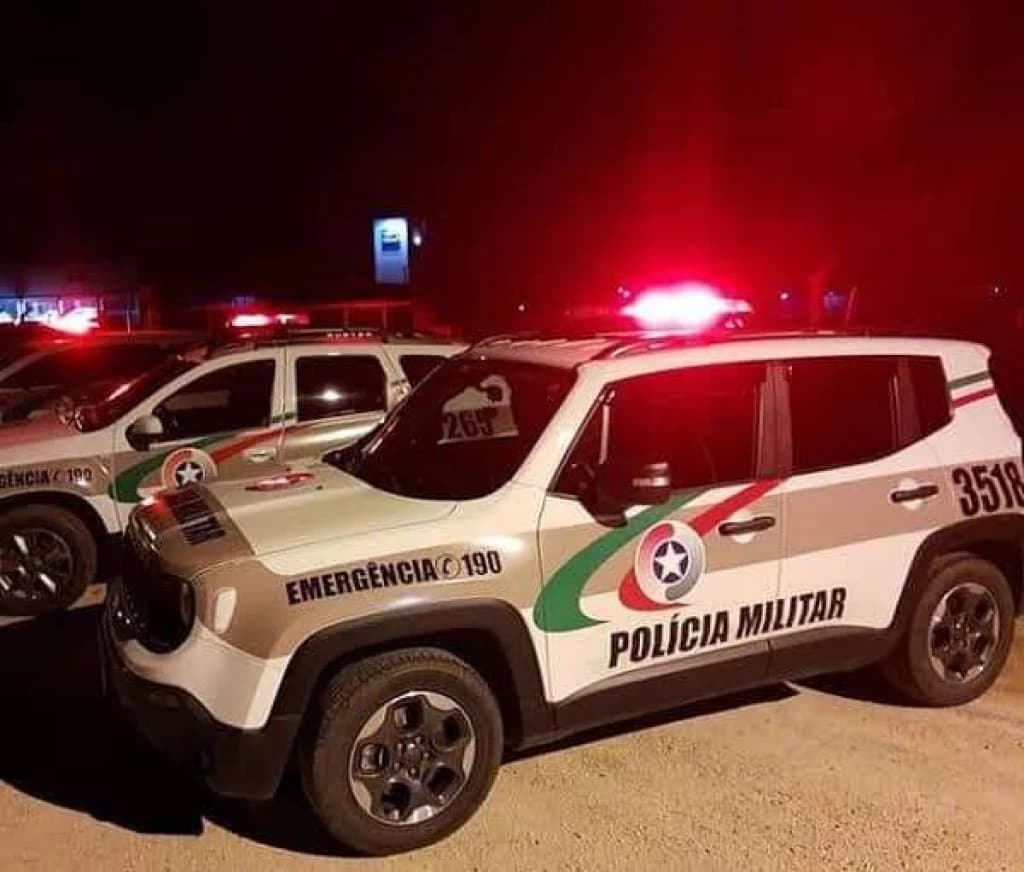 Motorista bêbada é presa e urina na viatura da PM