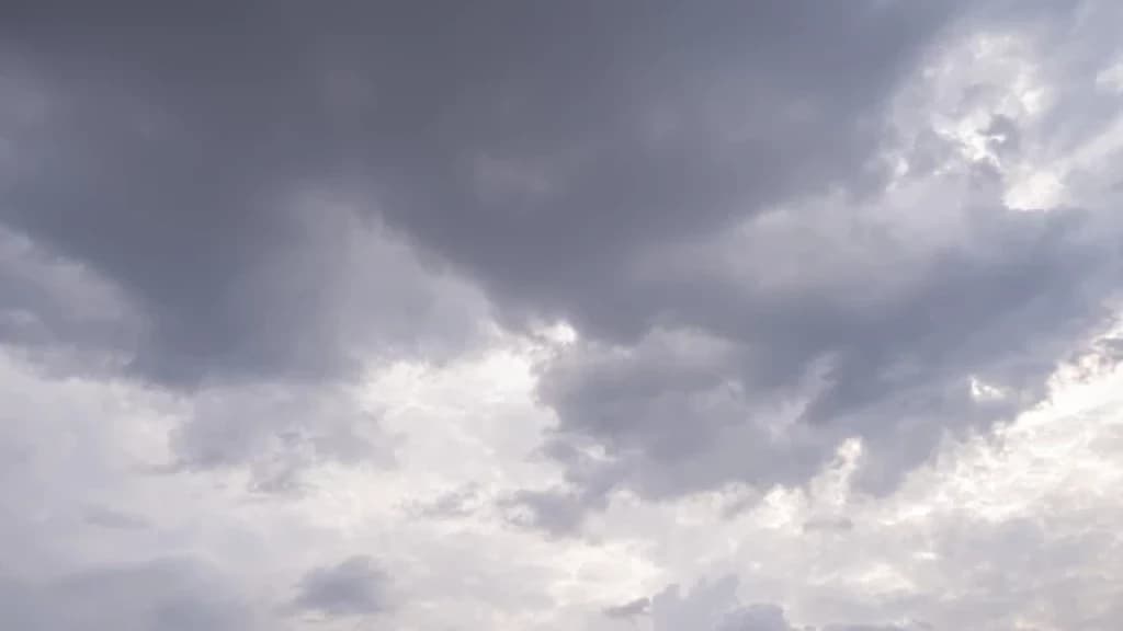 Ciclone extratropical e frente fria avançam sobre SC neste fim de semana