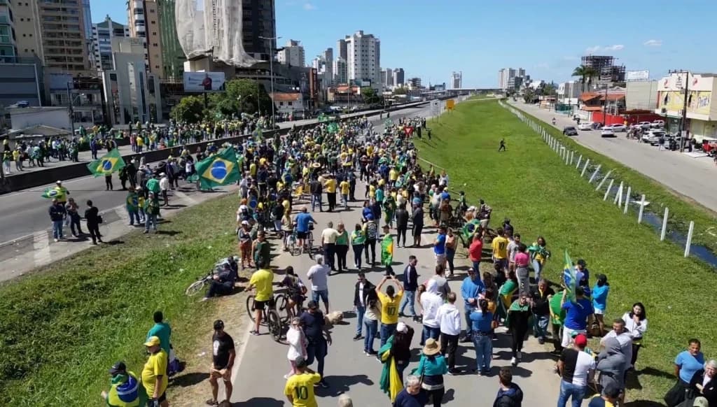 TSE determina que polícias investiguem líderes das manifestações em Itapema e região