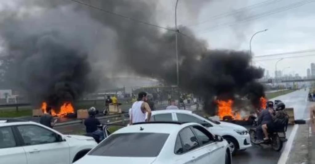 Confira os pontos de bloqueios e manifestações na BR-101