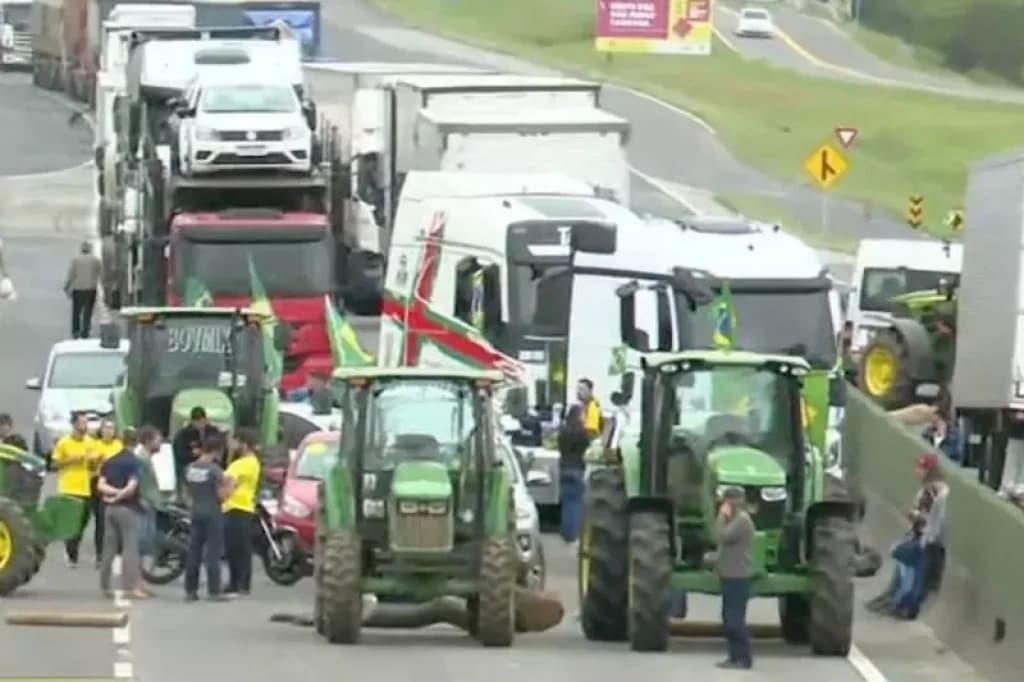 Após resultado das eleições, manifestações bloqueiam rodovias em SC; veja quais