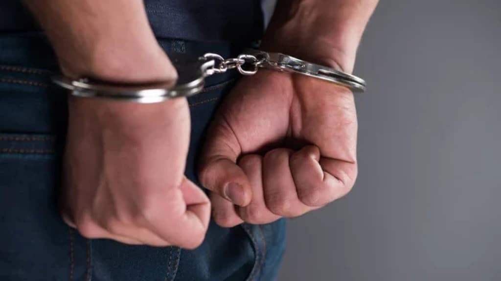 Homem é preso após invadir residência de cueca e tentar estuprar vizinha