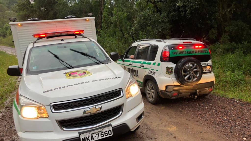 Corpo é encontrado com pés e mãos amarrados em rio
