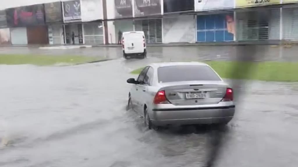 Alagamentos e fortes chuvas castigam Tijucas