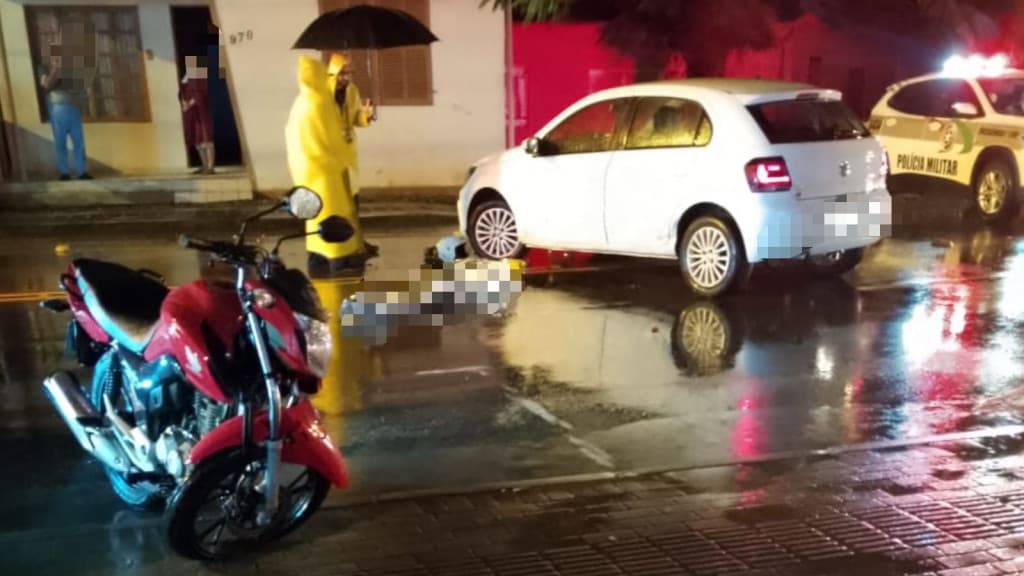 Motociclista morre após grave acidente com carro em Guabiruba