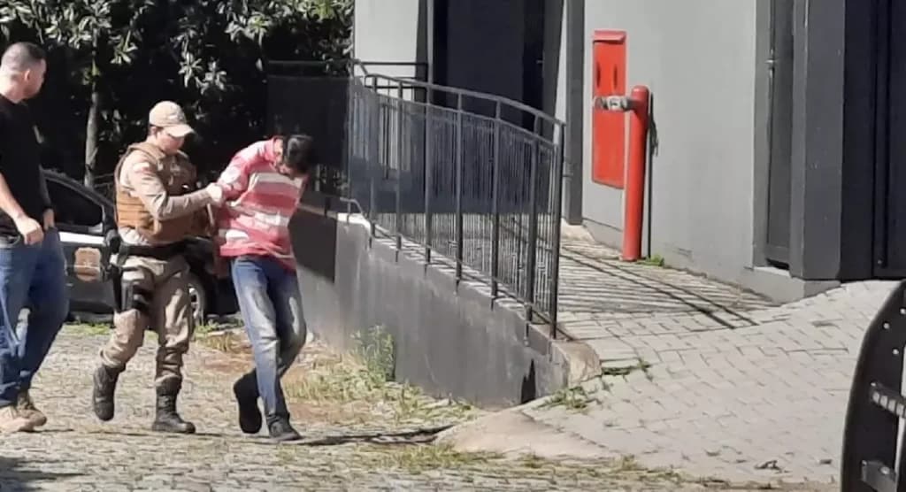 Mulher com medida protetiva é morta a facadas pelo ex-marido