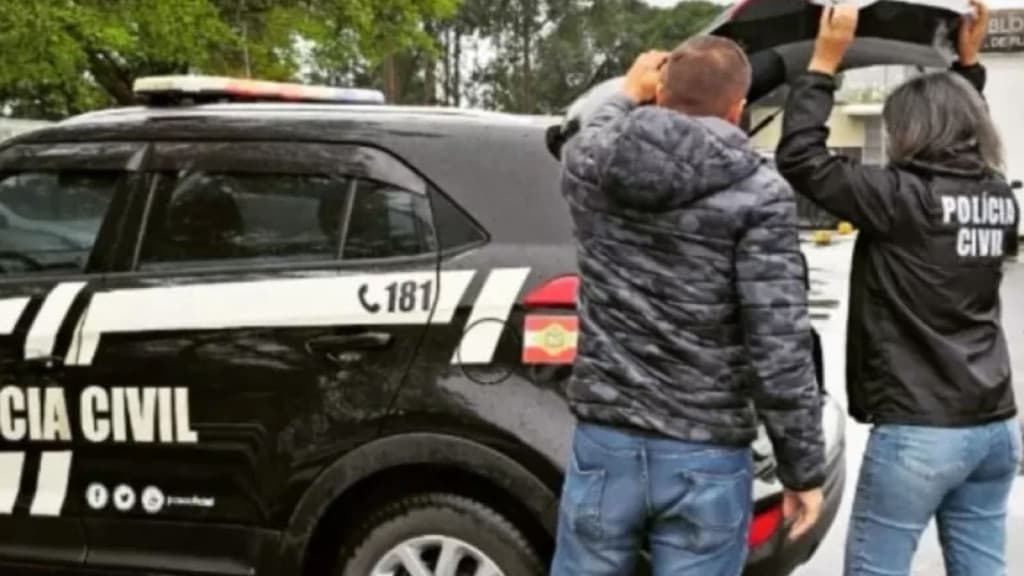 “Dizia que incorporava”: Pai de Santo enganava fiéis para estuprá-las em SC
