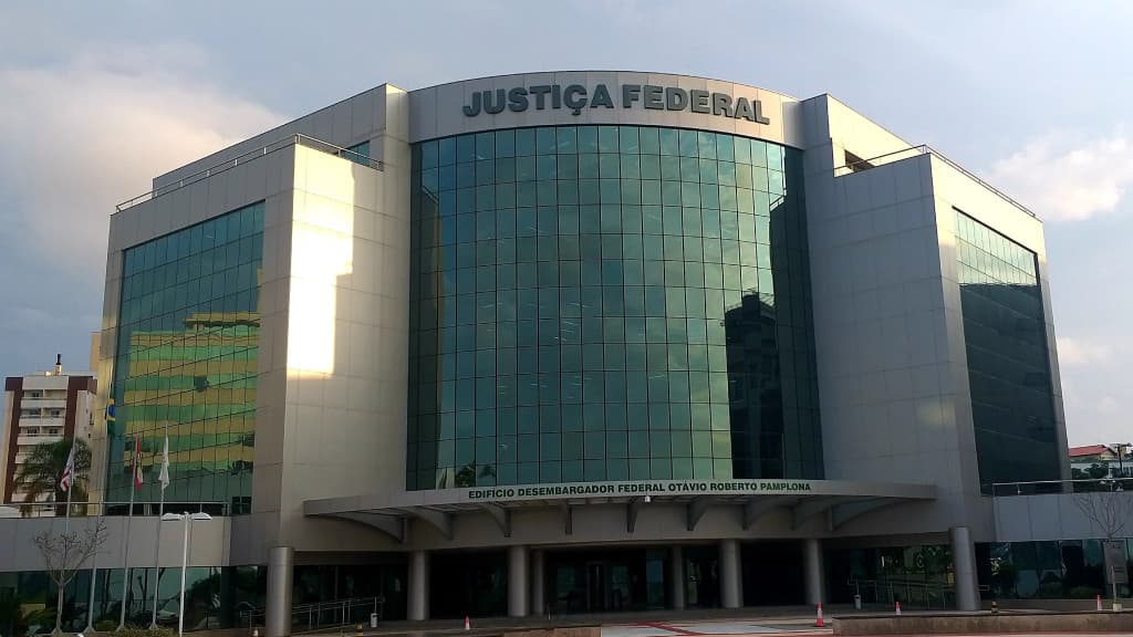Golpe Bancário? Justiça anula multa contra a Caixa após denúncia em Florianópolis