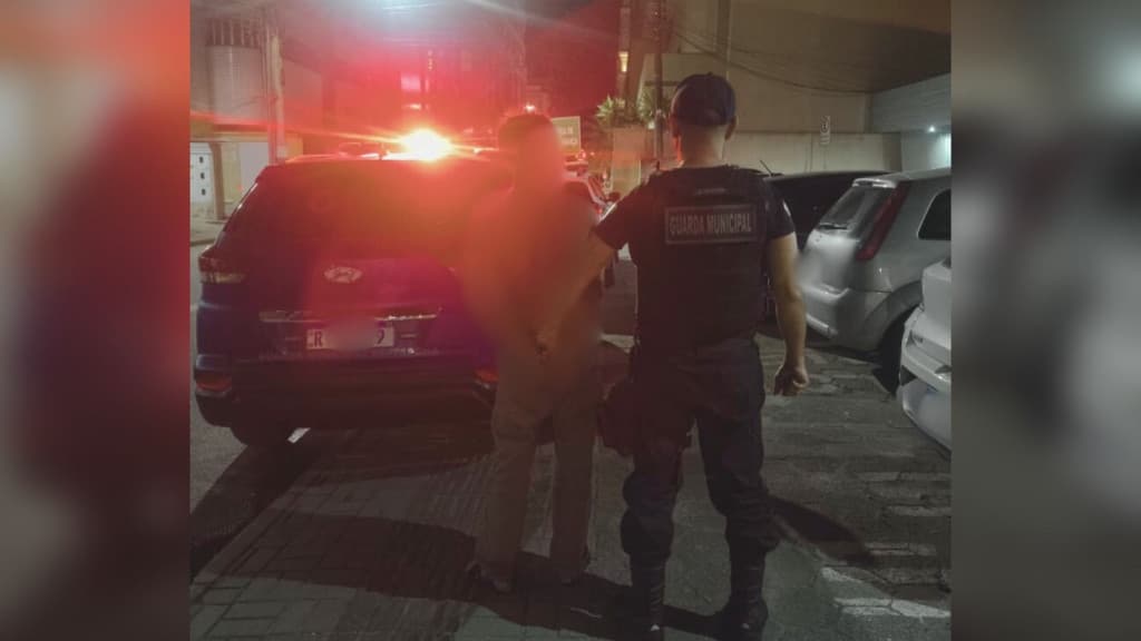 “Quero matar alguém”: homem ameaça mulheres e tenta invadir igreja em Itapema