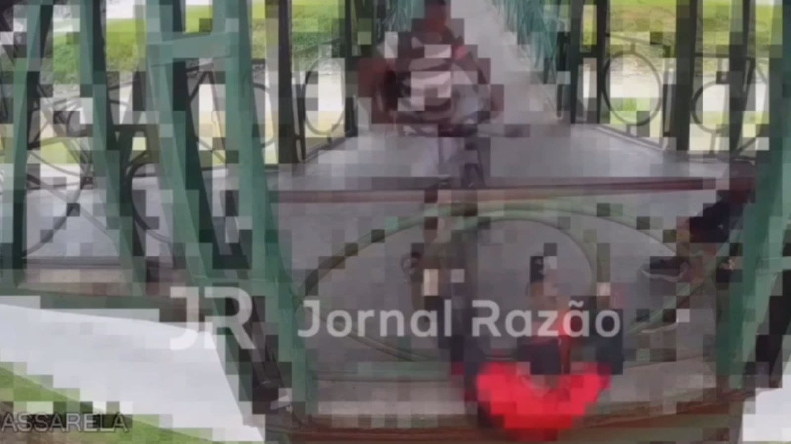 “Ficou em estado grave”: Ciclista atinge homem no peito e provoca queda de passarela em Brusque