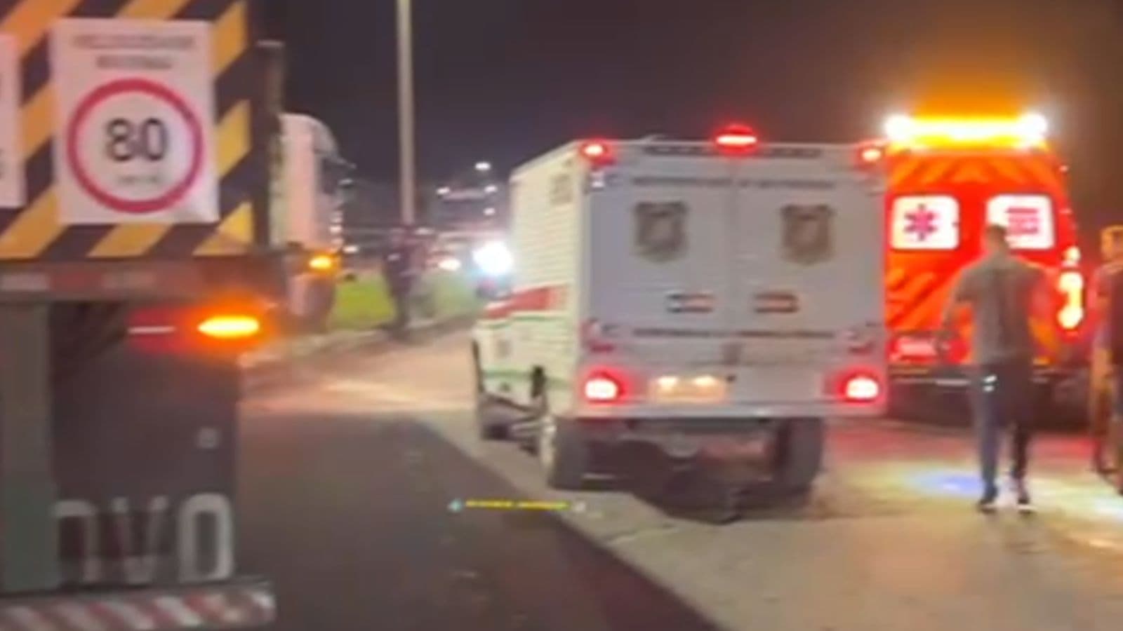 Criança de bicicleta morre atropelada por caminhão na BR-280 em SC