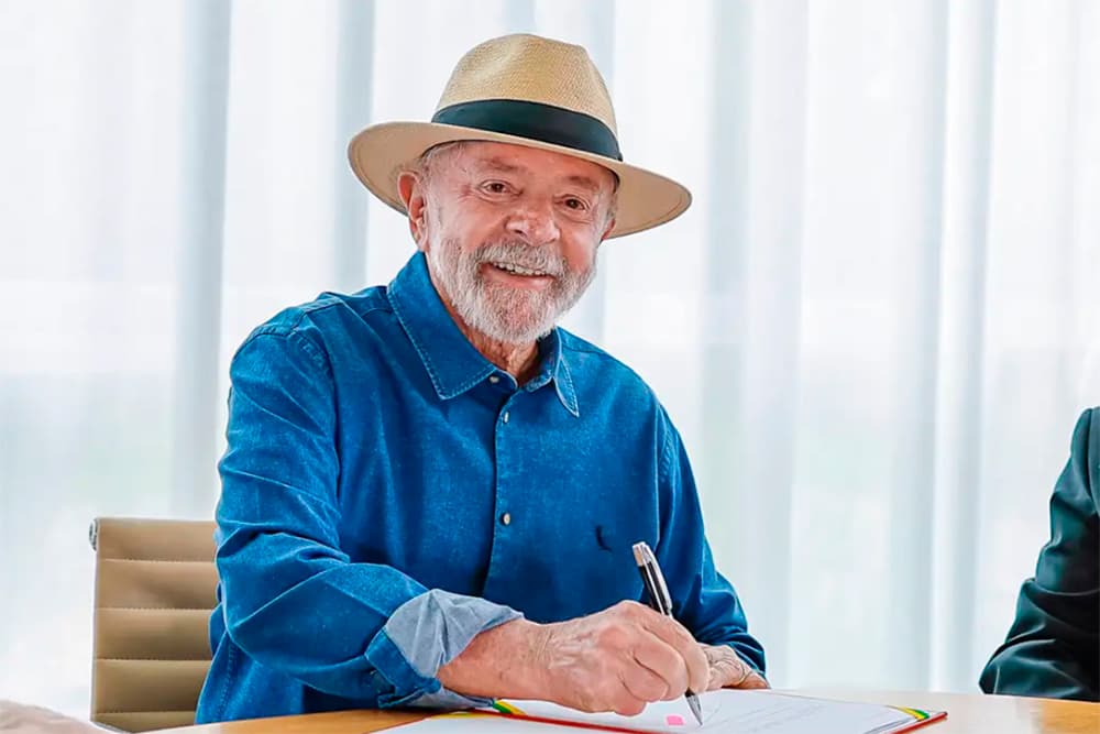 Lula veta pensão para crianças com microcefalia e revolta mães