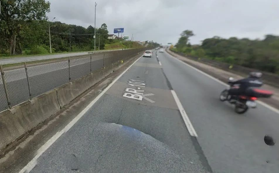 BR-101 em Biguaçu segue interditada após rompimento de galeria causado pelas chuvas