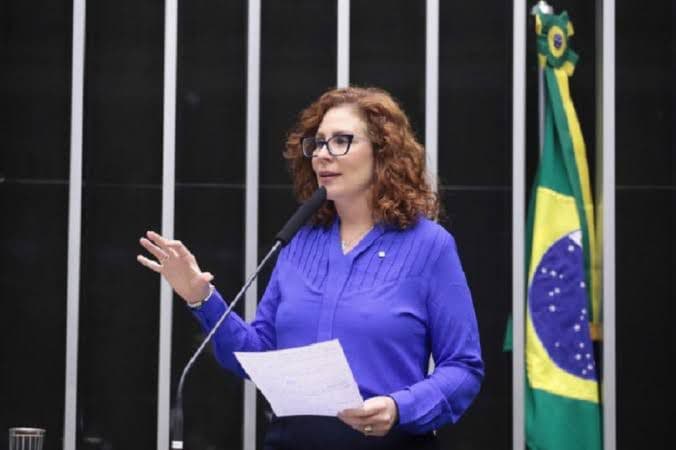 TRE-SP cassa mandato de Carla Zambelli após pedido do PSOL